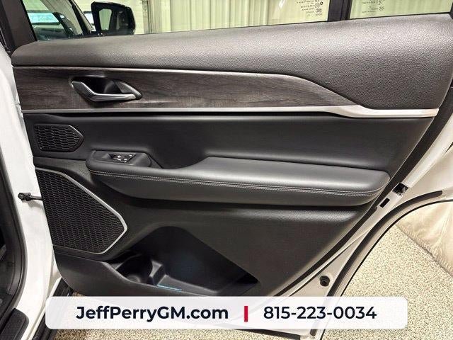 Used 2022 Jeep Grand Cherokee L Limited AWD/4WD image 23