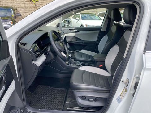 Certified 2022 Volkswagen Taos SEL AWD/4WD image 12