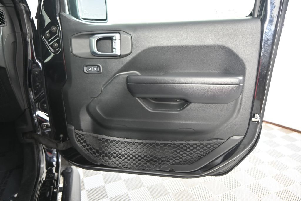 Used 2020 Jeep Wrangler Sport AWD/4WD image 13