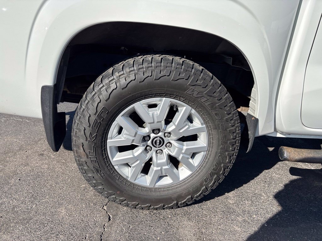 Used 2022 Nissan Frontier SV AWD/4WD image 11