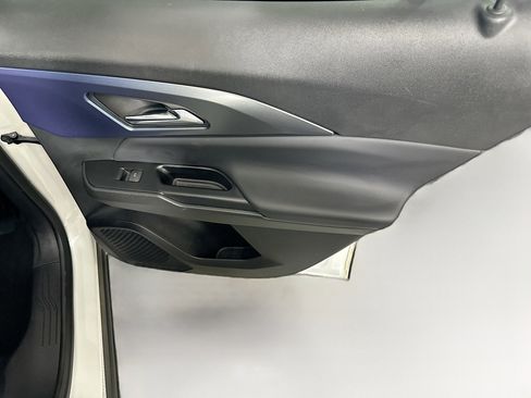 Used 2024 Chevrolet Equinox EV LT FWD image 29