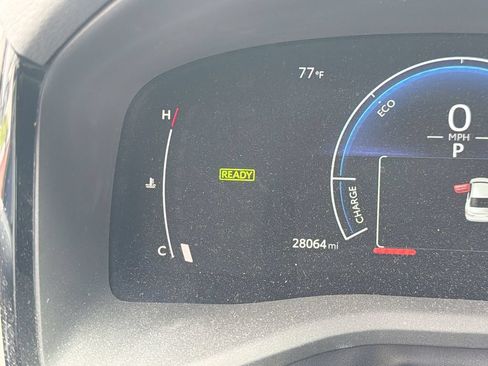 Used 2025 Toyota Camry SE FWD image 10
