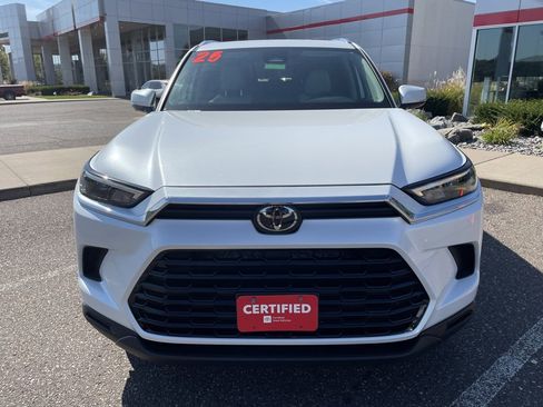 Certified 2025 Toyota Grand Highlander AWD image 9