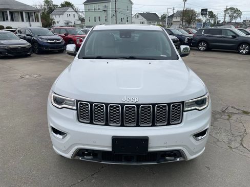 Used 2017 Jeep Grand Cherokee Overland w/ Jeep Active Safety Group AWD/4WD image 3