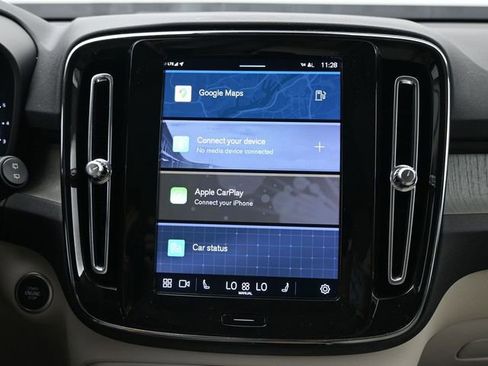 Used 2024 Volvo XC40 B5 Plus w/ Protection Package Premier image 13