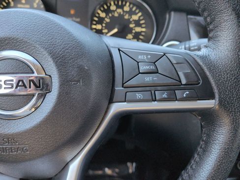 Used 2019 Nissan Rogue SV image 25