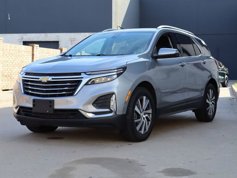 Used 2023 Chevrolet Equinox Premier FWD image 2