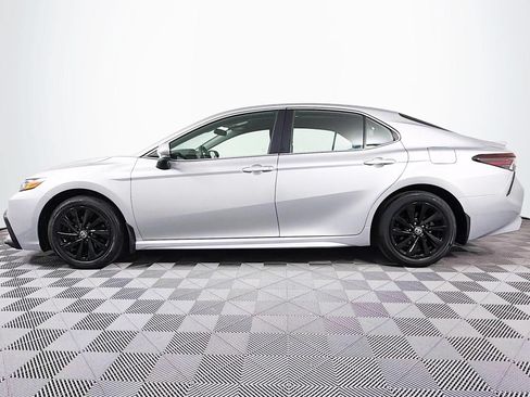Used 2024 Toyota Camry SE FWD image 7