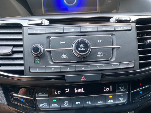 Used 2017 Honda Accord Sport image 29