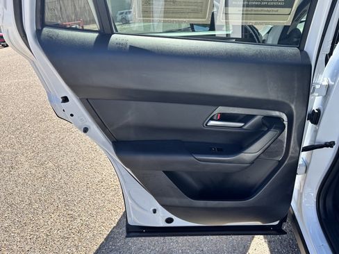 Used 2023 MAZDA CX-50 2.5 S w/ Preferred Plus Pkg image 18