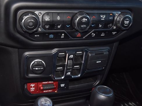 Used 2023 Jeep Wrangler Unlimited Rubicon 4xe w/ Safety Group image 30