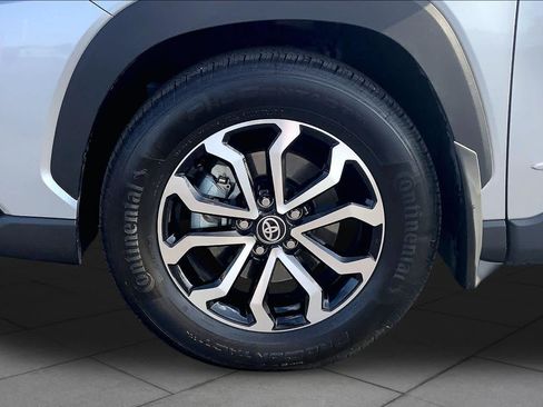 Used 2024 Toyota Corolla Cross AWD Hybrid image 11