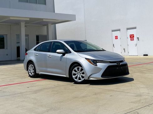 Used 2024 Toyota Corolla LE FWD image 6