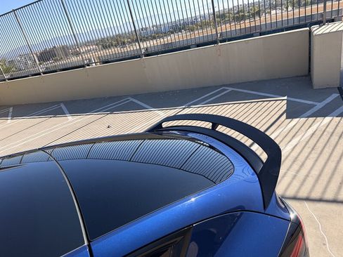 Used 2022 Tesla Model Y Long Range AWD/4WD image 16