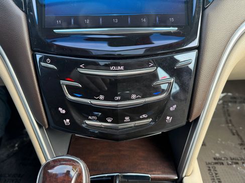 Used 2013 Cadillac XTS Premium image 15