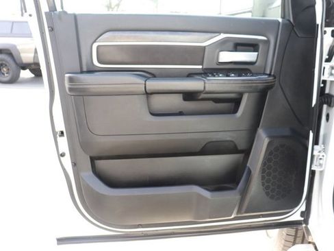 Used 2024 RAM 2500 Big Horn AWD/4WD image 10