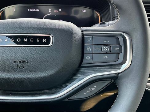 Used 2024 Jeep Wagoneer L Series II w/ Flexible Seating Group image 21