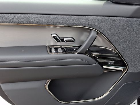 New 2026 Land Rover Range Rover Sport SE AWD/4WD image 9