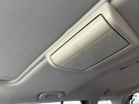 Used 2010 Nissan Pathfinder LE w/ Navigation Pkg image 13