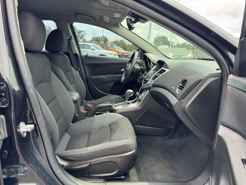 Used 2016 Chevrolet Cruze LT FWD image 18