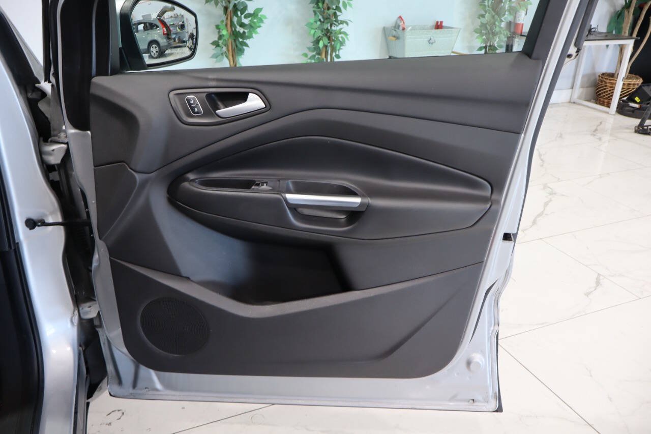 Used 2019 Ford Escape SE FWD image 26