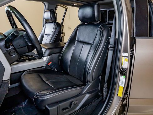 Used 2021 Ford F250 Lariat w/ Lariat Ultimate Package AWD/4WD image 28