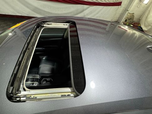 Used 2020 Honda Civic Touring image 24