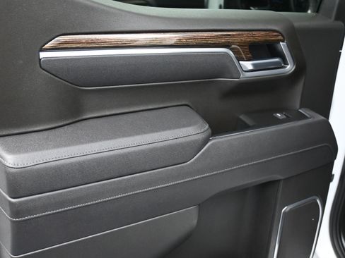 Used 2025 GMC Sierra 1500 Elevation w/ Preferred Package image 21