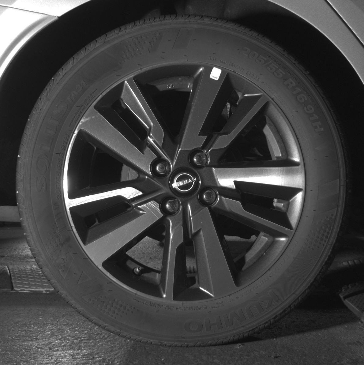 Used 2025 Nissan Versa SV FWD image 18