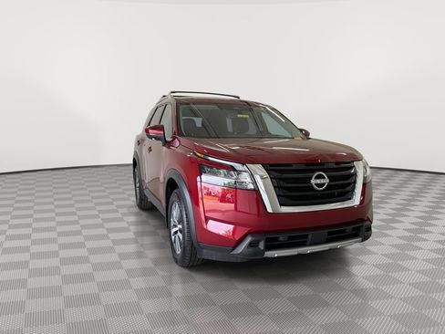 Certified 2024 Nissan Pathfinder SL AWD/4WD image 3