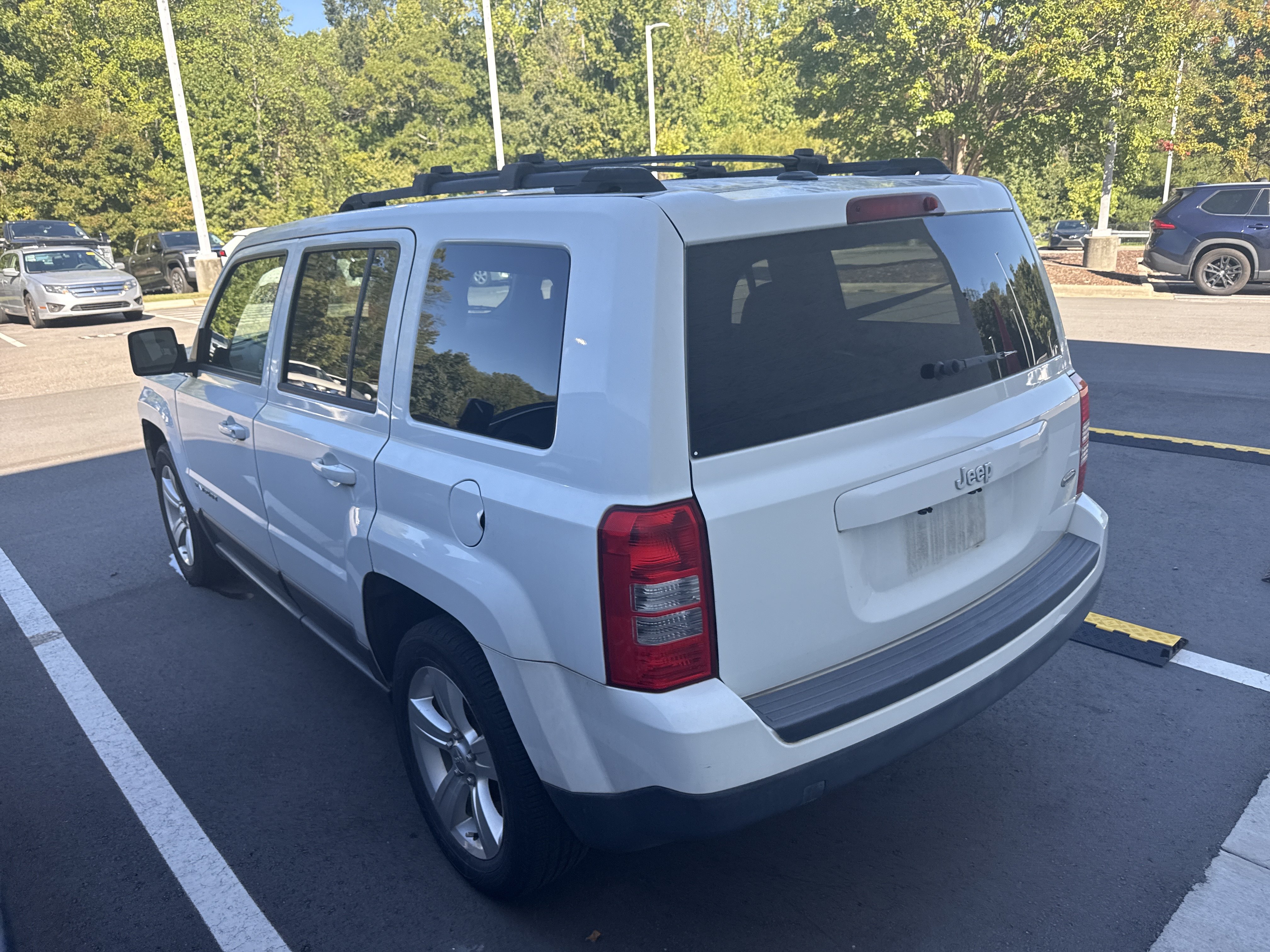 Used 2014 Jeep Patriot Latitude FWD image 10