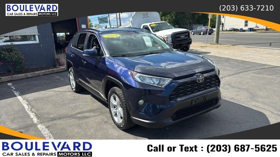 Used 2021 Toyota RAV4 XLE AWD/4WD image 1