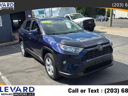 Used 2021 Toyota RAV4 XLE AWD/4WD image 1