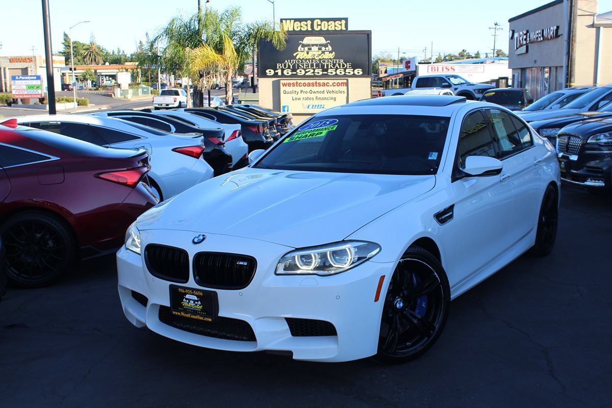 Used 2015 BMW M5 RWD image 2