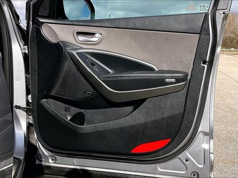 Used 2017 Hyundai Santa Fe Limited w/ Cargo Package image 29