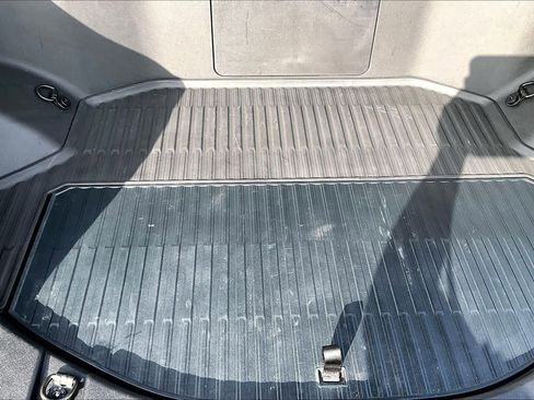 Used 2024 Ford F150 Lightning XLT image 37