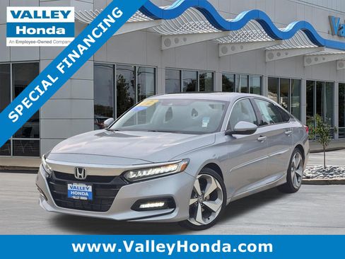 Used 2018 Honda Accord Touring image 1