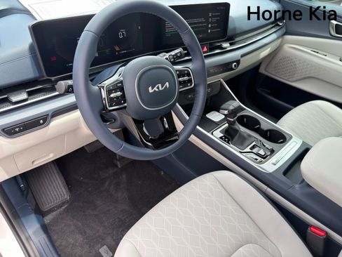 New 2026 Kia Carnival EX FWD image 11