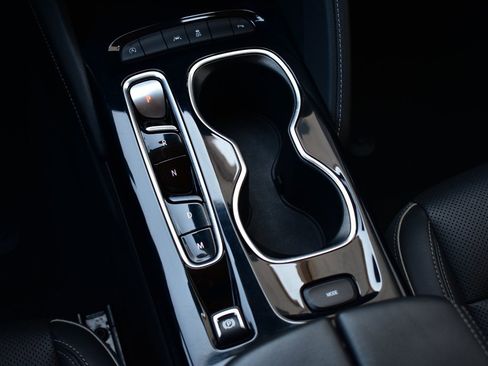 Used 2023 Buick Envision Essence image 34