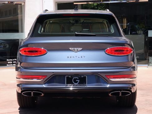 Used 2021 Bentley Bentayga AWD/4WD image 7