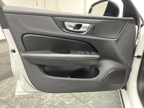 Used 2024 Volvo S60 B5 Plus image 8