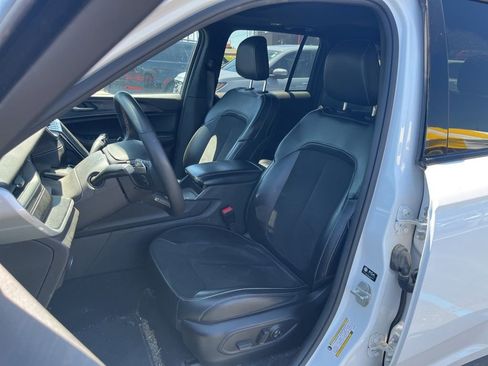 Used 2024 Jeep Grand Cherokee Altitude AWD/4WD image 22