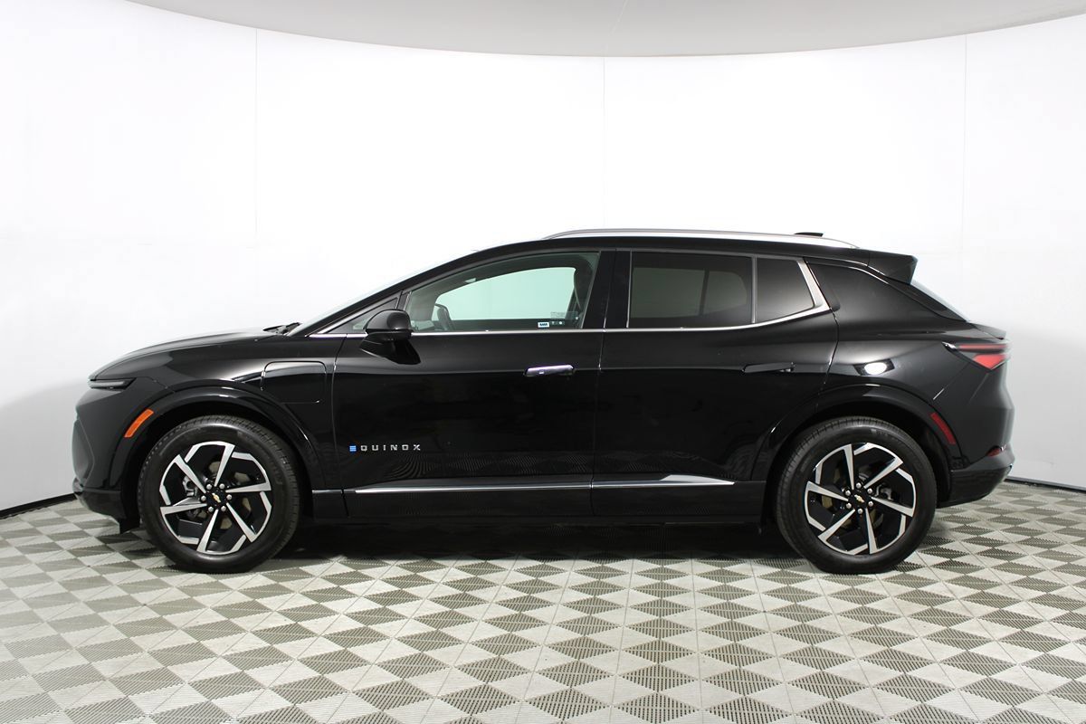 Used 2024 Chevrolet Equinox EV LT w/ LPO, All-Weather Mat Package FWD image 28