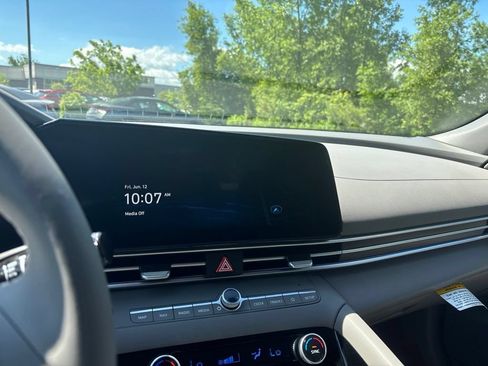 New 2025 Hyundai Elantra SEL FWD image 15