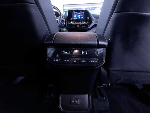 Used 2025 Toyota Highlander XSE AWD/4WD image 37