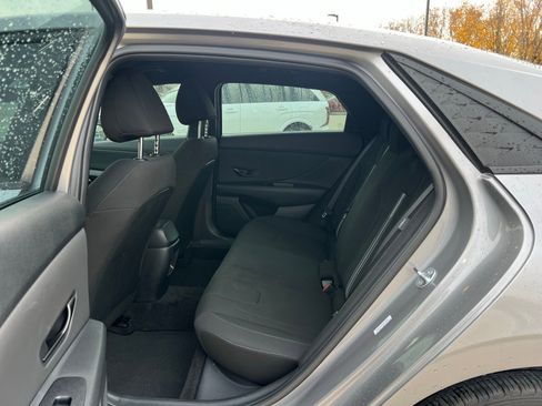 Certified 2025 Hyundai Elantra Sport image 17