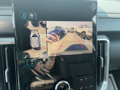New 2026 GMC Acadia Elevation w/ Elevation Premium Package FWD image 17