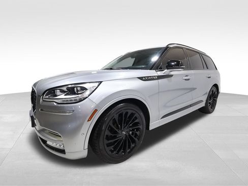 Used 2022 Lincoln Aviator Reserve w/ Equipment Group 201A AWD/4WD image 8