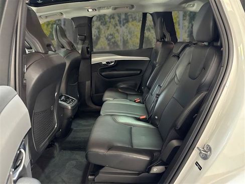 Used 2022 Volvo XC90 T5 Momentum AWD/4WD image 10