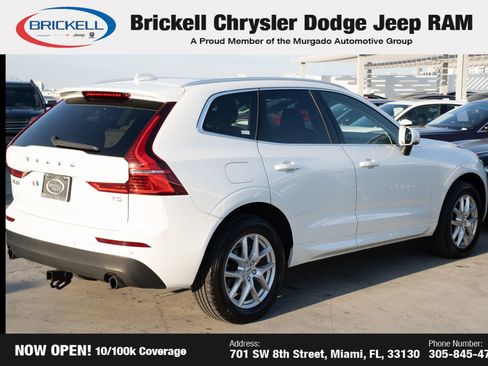 Used 2021 Volvo XC60 T5 Momentum w/ Premium Package image 5